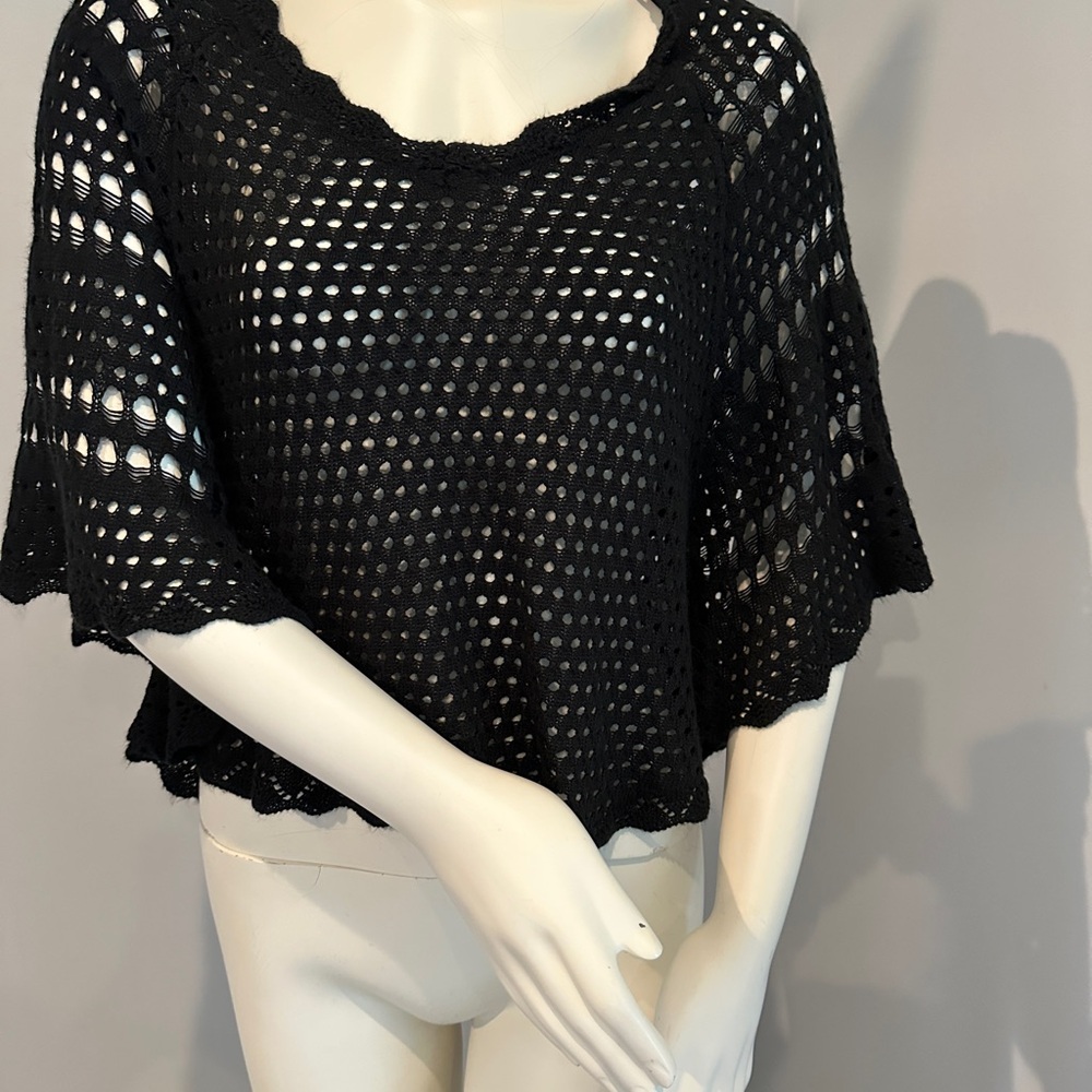 Women’s L Black Poncho By Takeout